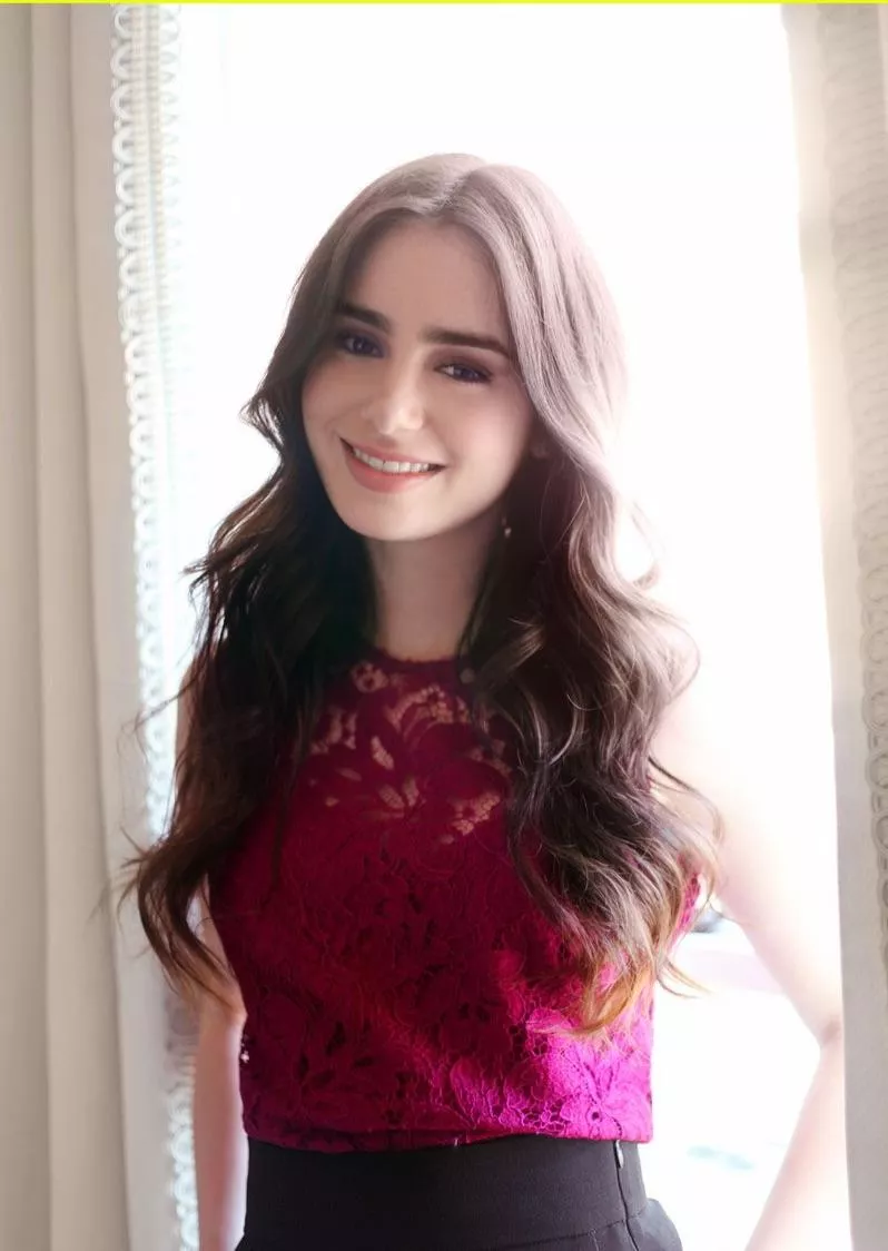 Lilly Collins