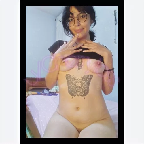 Looking for cum? Check my offers in comments ☺️❣️ [sext] [cam] [gfe]