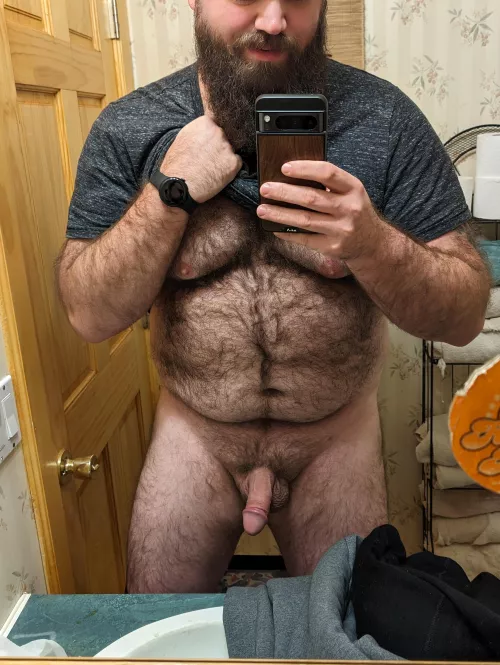 Might as well take some nudes for your viewing pleasure when I'm getting ready to go out hunting. 😏😈