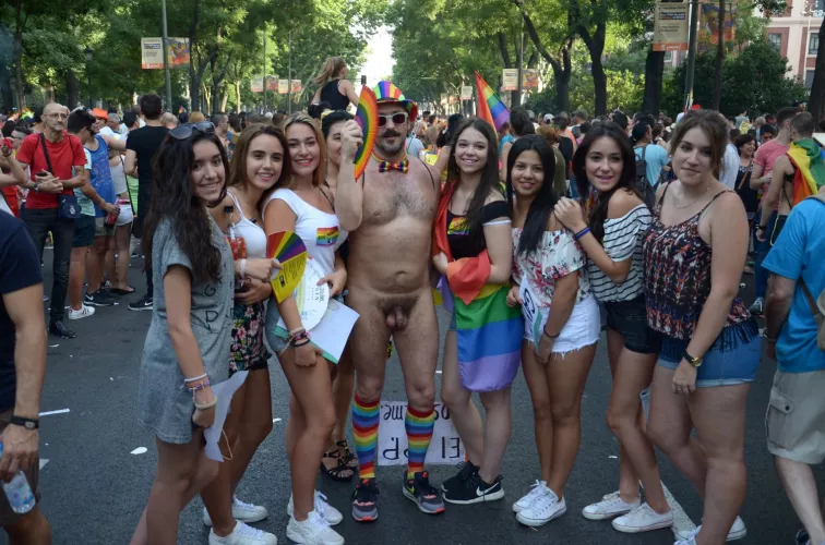 NGL, choice public CFNM is a turn on!