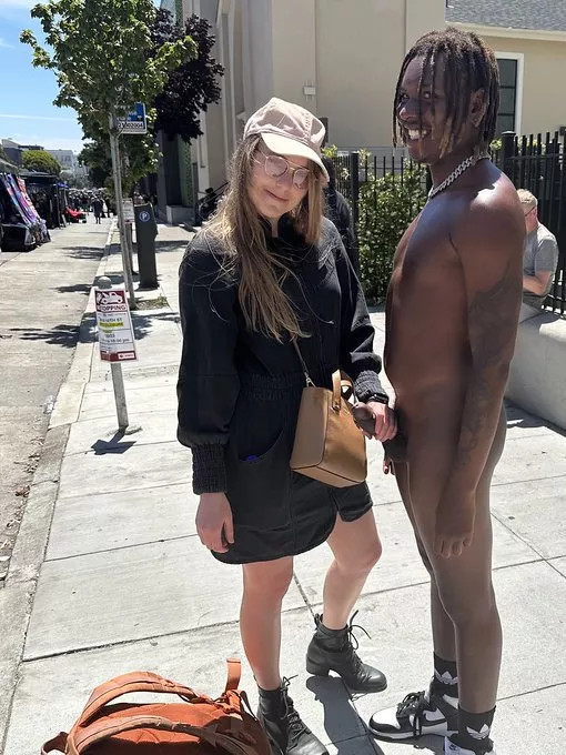 THAT is a confident smile!