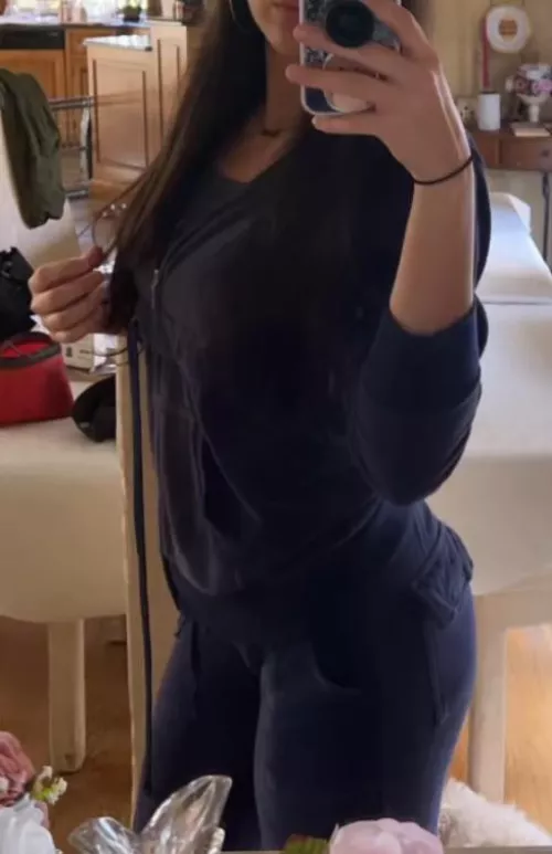 this 18 yo arab latina loves older men. Comment how old you are