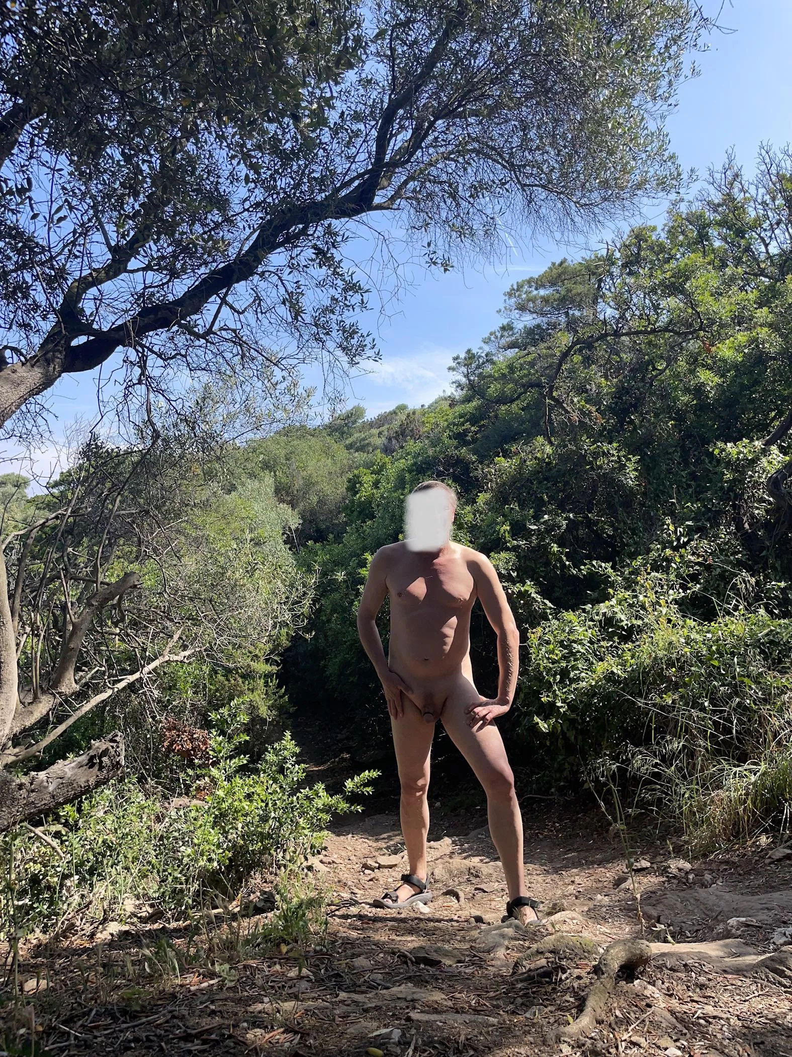Warm naked walk-come with me !