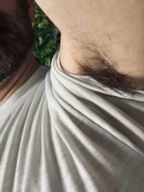 Welp, it happened again. When my arm was raised on the train, I caught a hungry bloke staring at my peekaboo armpit hair. He covered his bashful grin with his hand, but he clearly wasn't shy... since he gave me his number before leaving the train. Guess