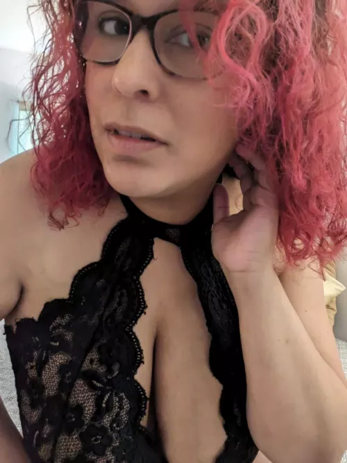 Whisper in my ear what you'd do to me