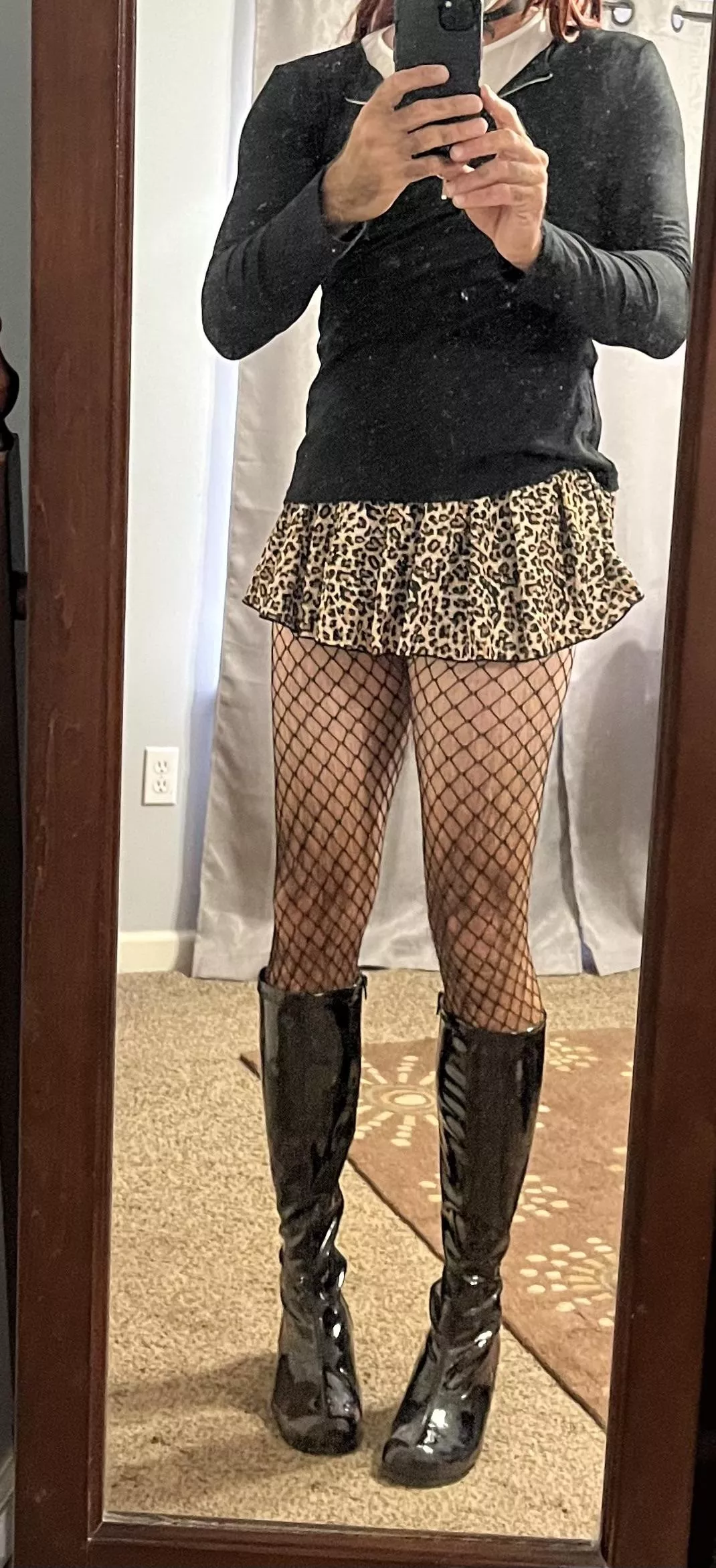 Who loves femboy legs??