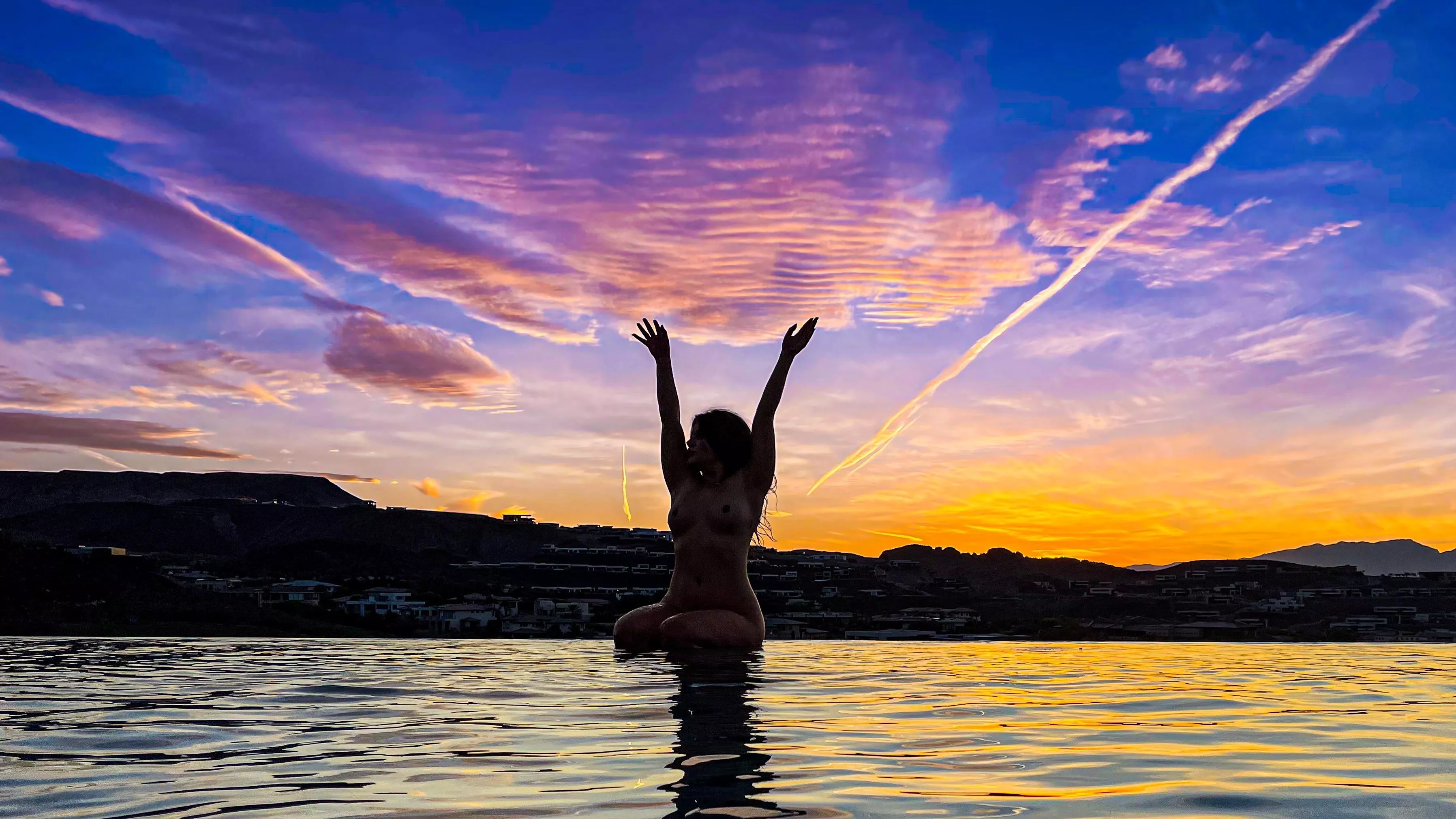 whose the main character in this photo…me or the sunset?