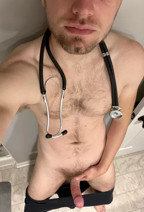 Would you let a doctor give you a checkup in bed? 😈