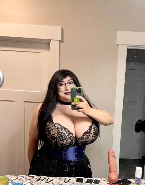 Ya know, I never had an emo phase, feel like I missed out 🖤