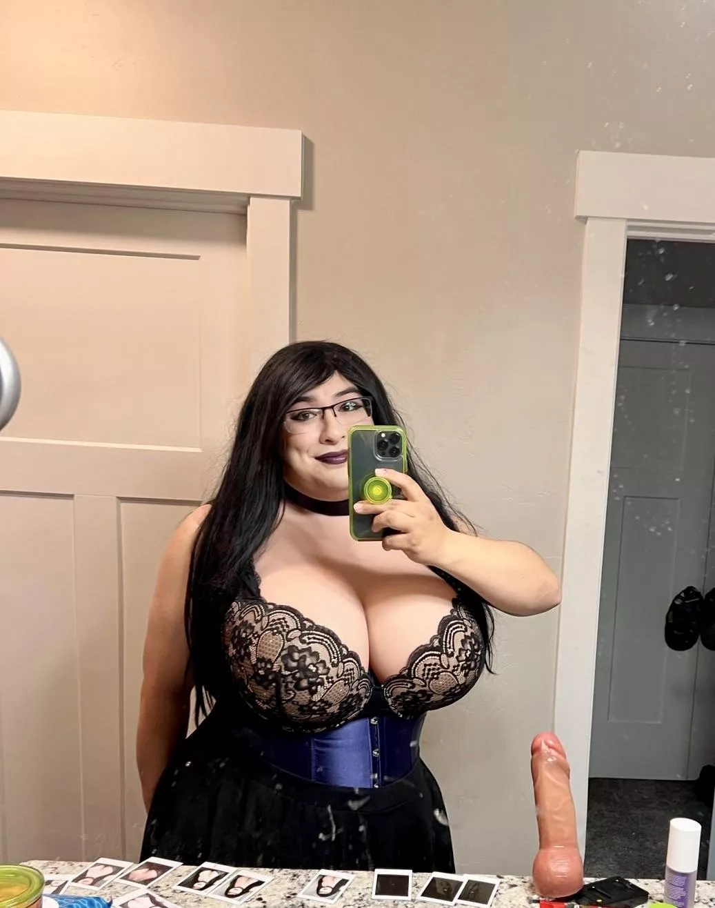 Ya know, I never had an emo phase, feel like I missed out 🖤