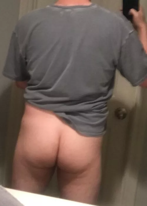 [33] Not bad for a bi top, huh?