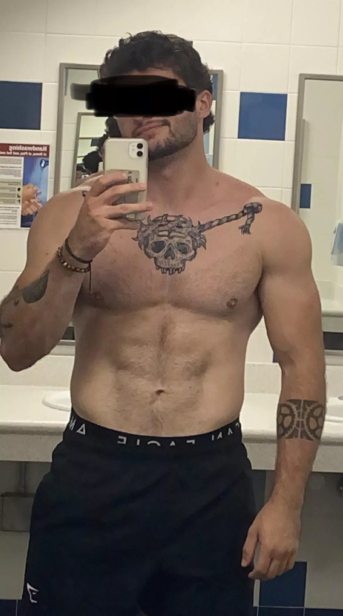 6’4”, experienced, sensual, and hung bull looking for couples around Salt Lake City, Utah