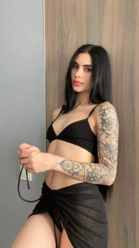 A horny girl like me should never be alone in bed