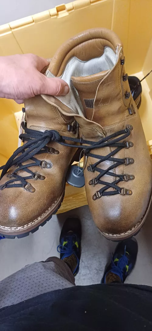 Anyone recognise these boots. All I know is that they are Meindl.