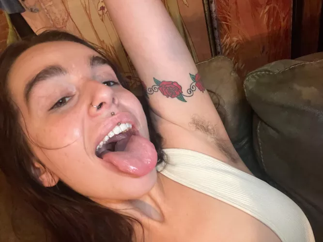 armpits can keep the sunday scaries away!