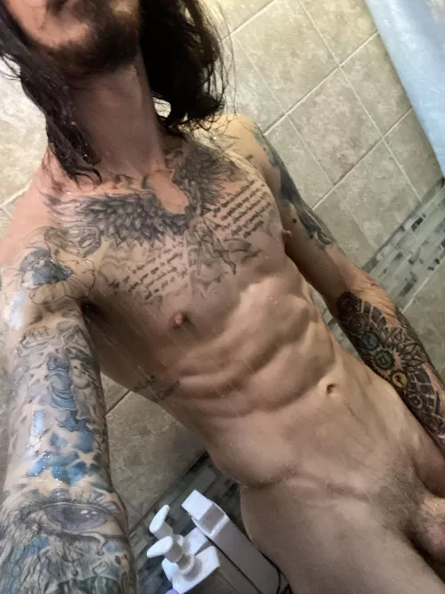 Black & Grey or Color? 🖋️🖌️