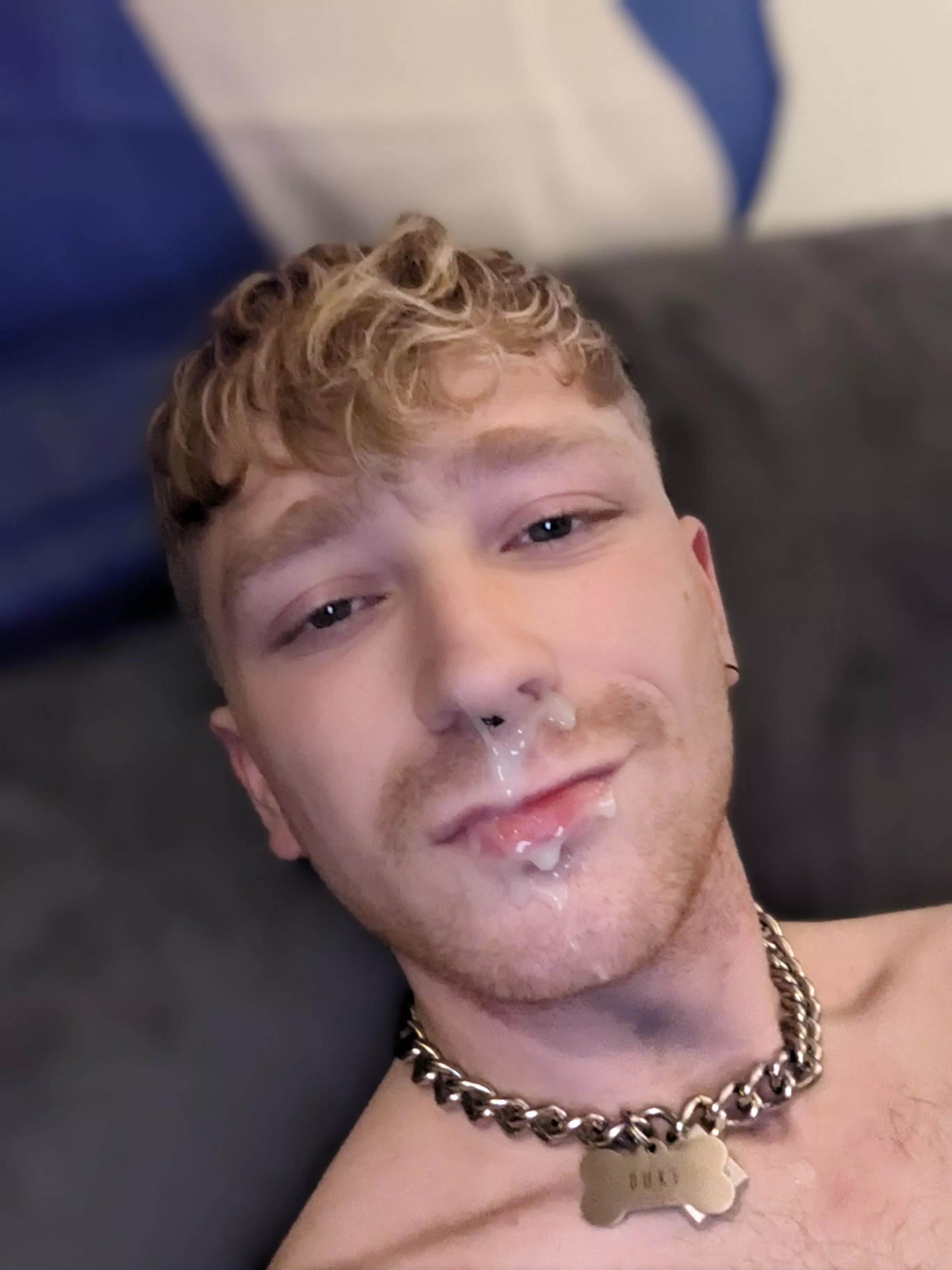 boyfriends (39) cum shot on my (22) face 😝