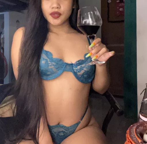 Come and play with my hair 🥰