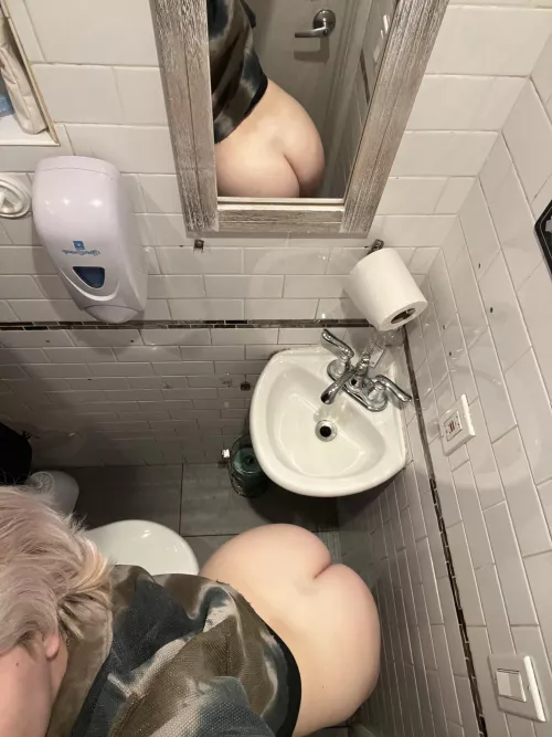 Employees must Wash hands after fucking coworker in bathroom 😈