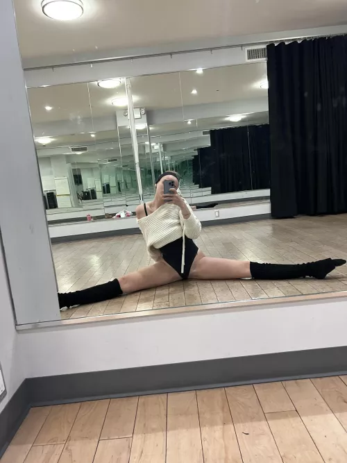 (F) If this picture was an invitation would you RSVP?