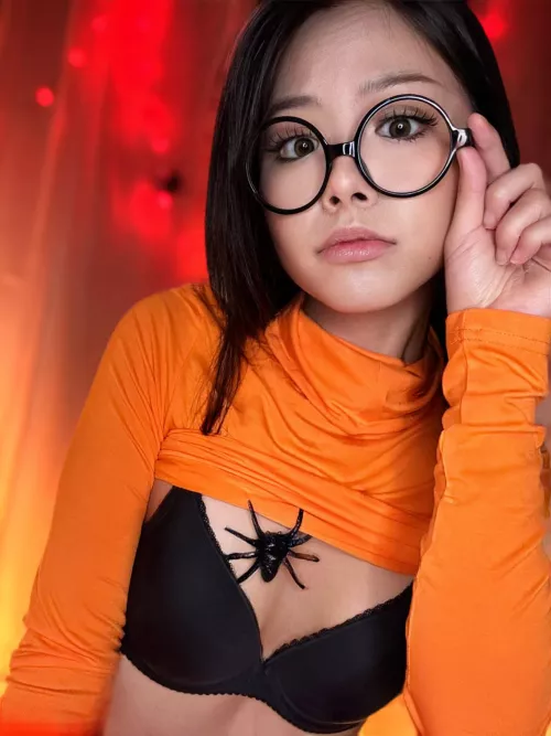 I hope my glasses make me look smart :)