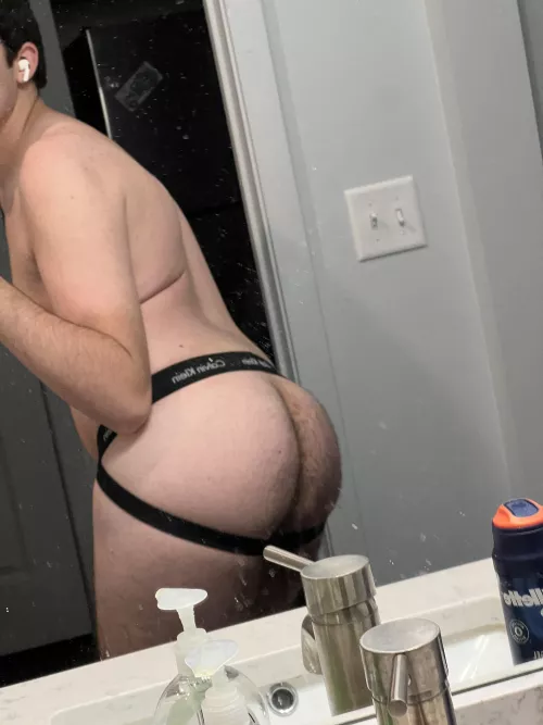 I think this looks pretty good on my ass…