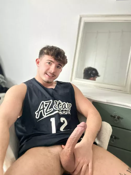 I'm thick and I need a guy who likes thick 😏