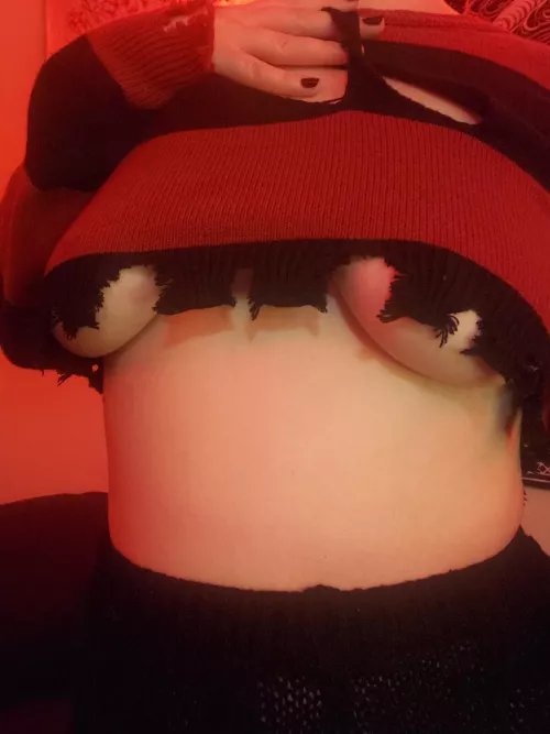 Lay in my lap and let me smother you