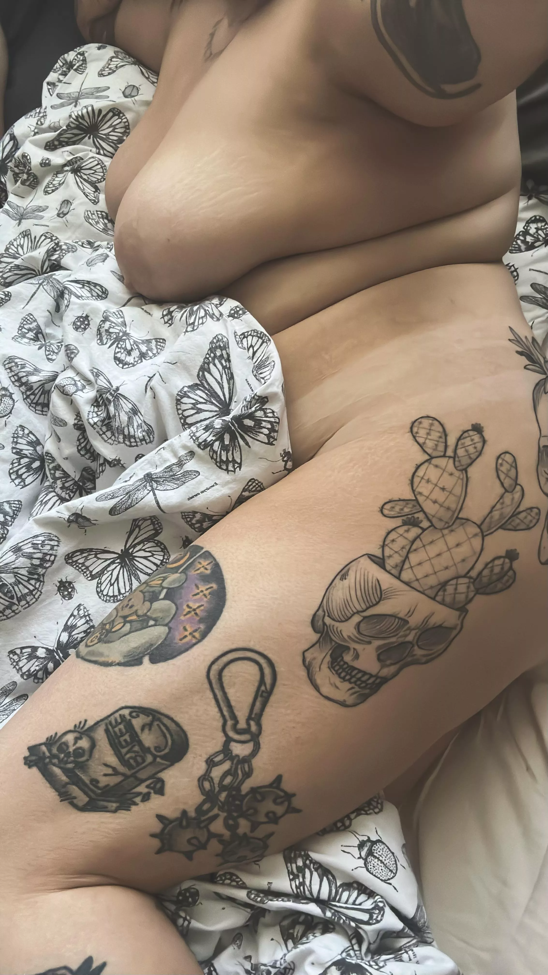 Lazy Sunday in bed. Care to join me?