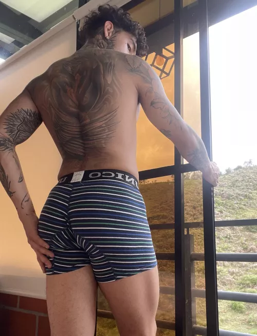 Monday Peachvibes, who like long boxers… I don't feel like they look good on me