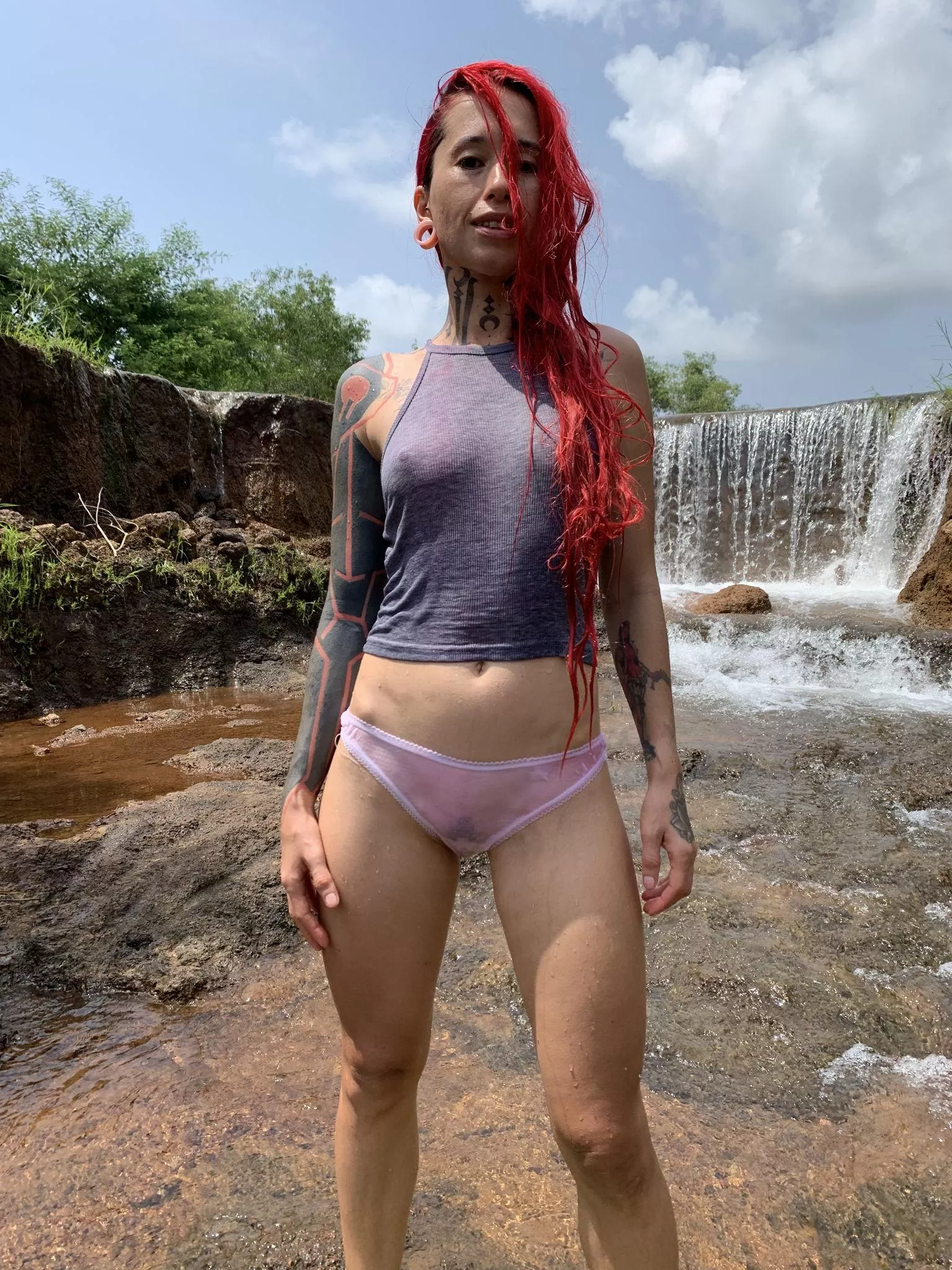 Panties look better when they're wet [f]