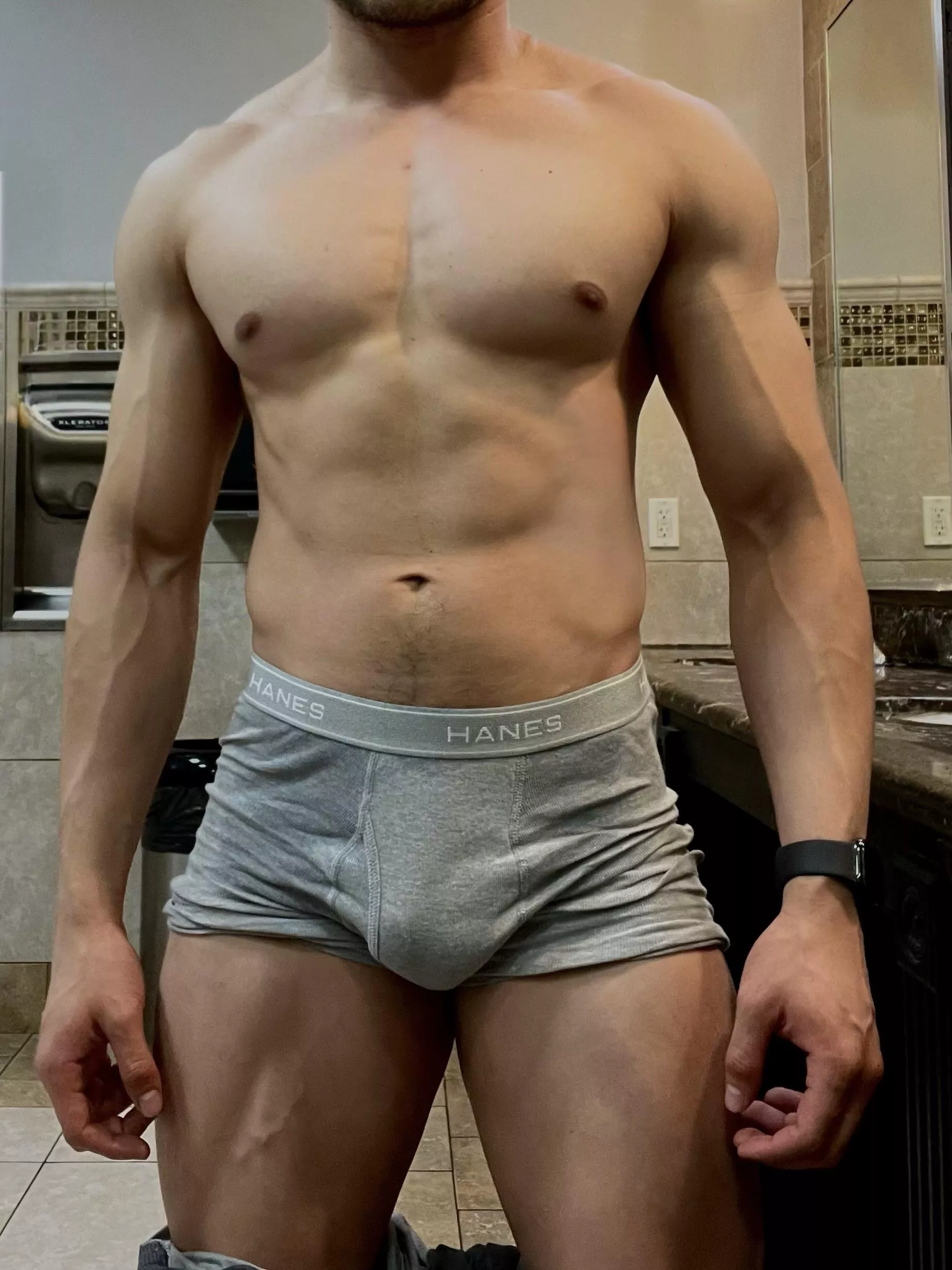 Progress pics after workout 😈