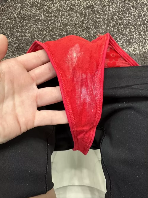 Roses are red, violets are blue, my panties are wet and filled with grool❤️