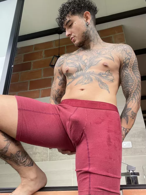 Should i take a shower before go gym?