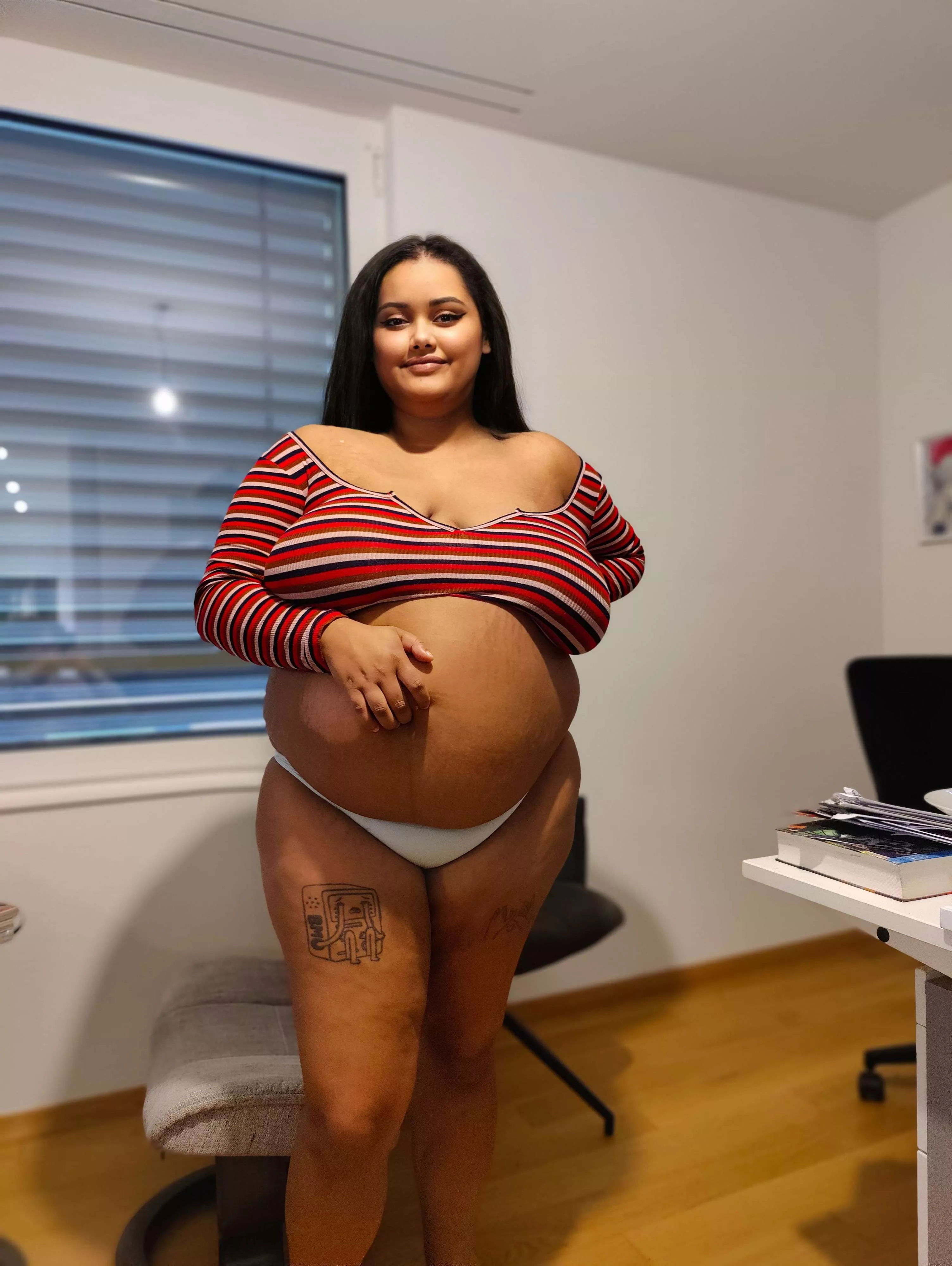 ​ so much belly 😍 ​