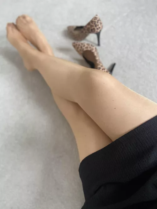 Tell me your pantyhose fantasy