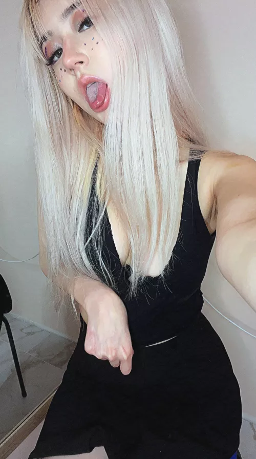 This dress was given to me by my mom for my 19th birthday, many boys notice my great attraction when I wear it