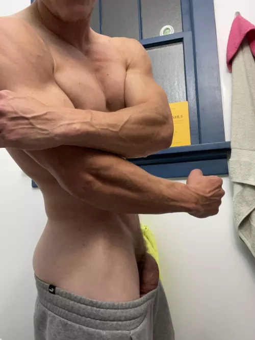veins poppin [m]