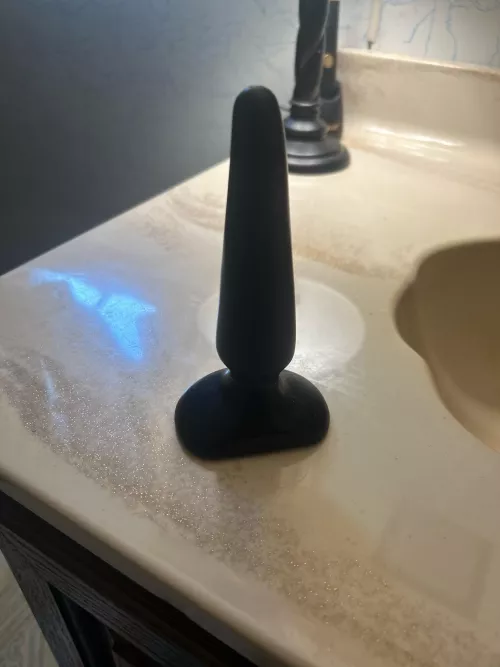 Walking around with this one in. Message if you wanna see the big one 😩