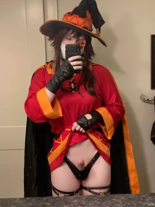Who likes femboys who cosplay?