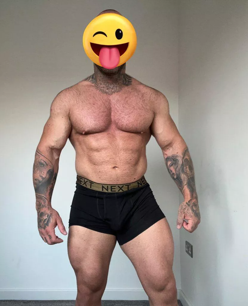 Will leave the hot guy oppinion down to you lot