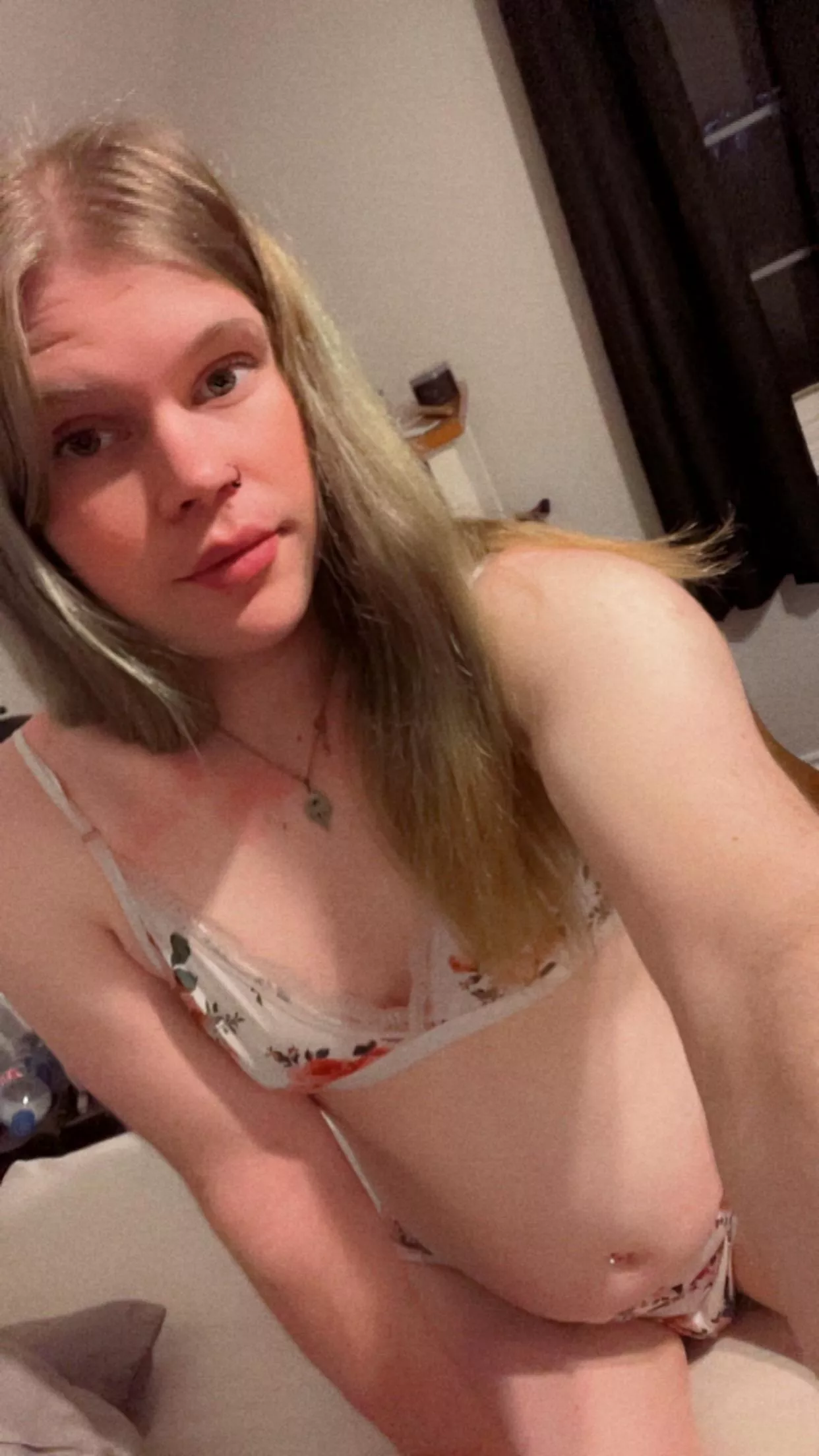 Will u treat my like the sissy slut princess that I am 😘