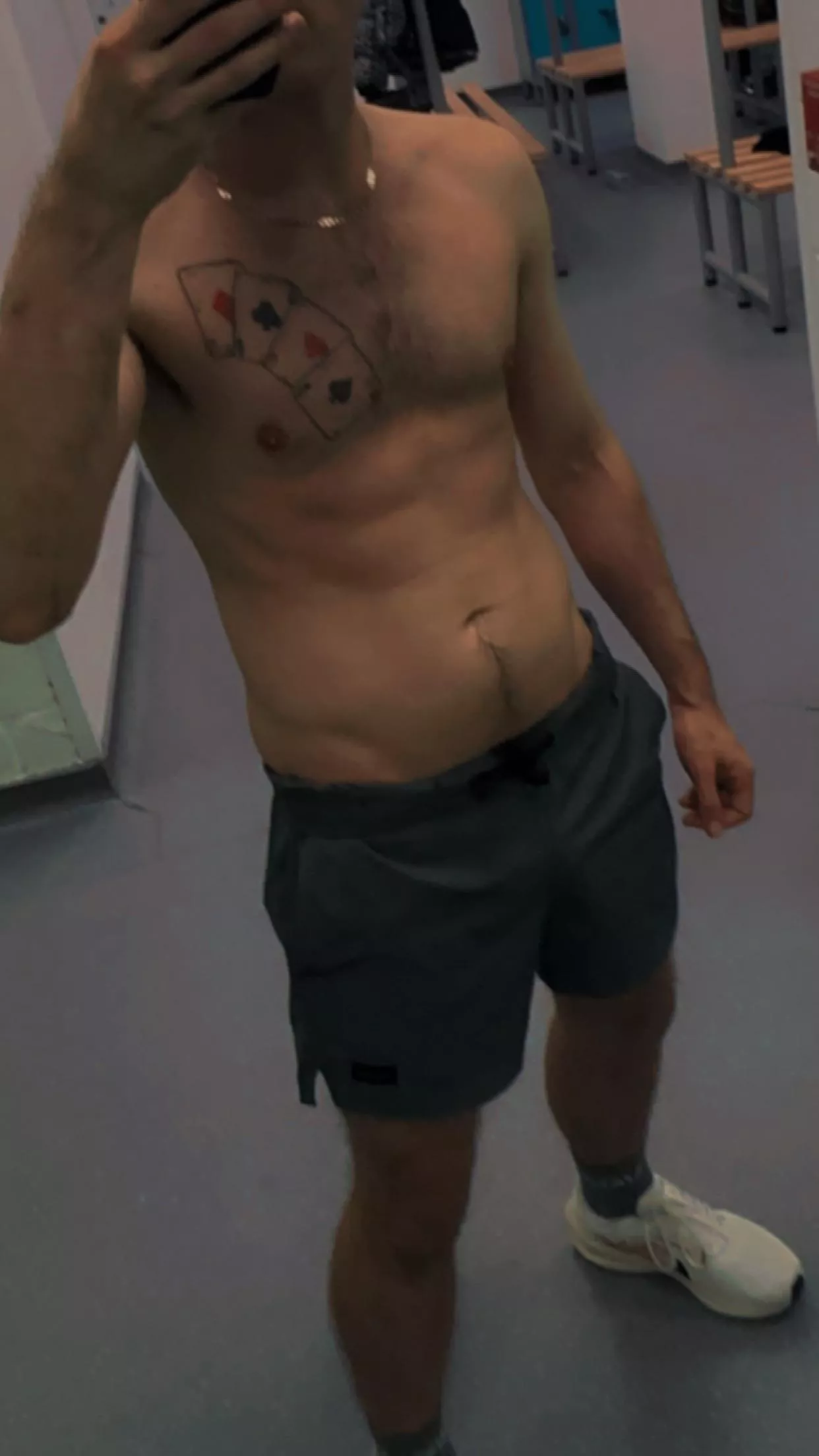 Worship my sweaty body