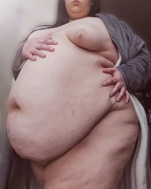 Would you fuck me while pregnant? 🤰