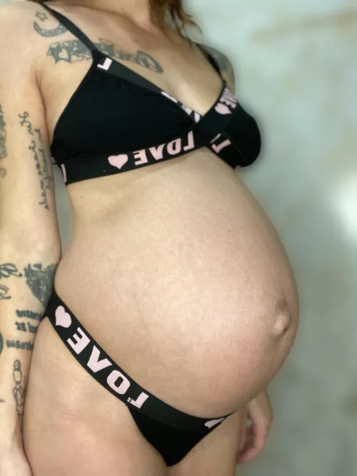 35 weeks pregnant bump ♥️