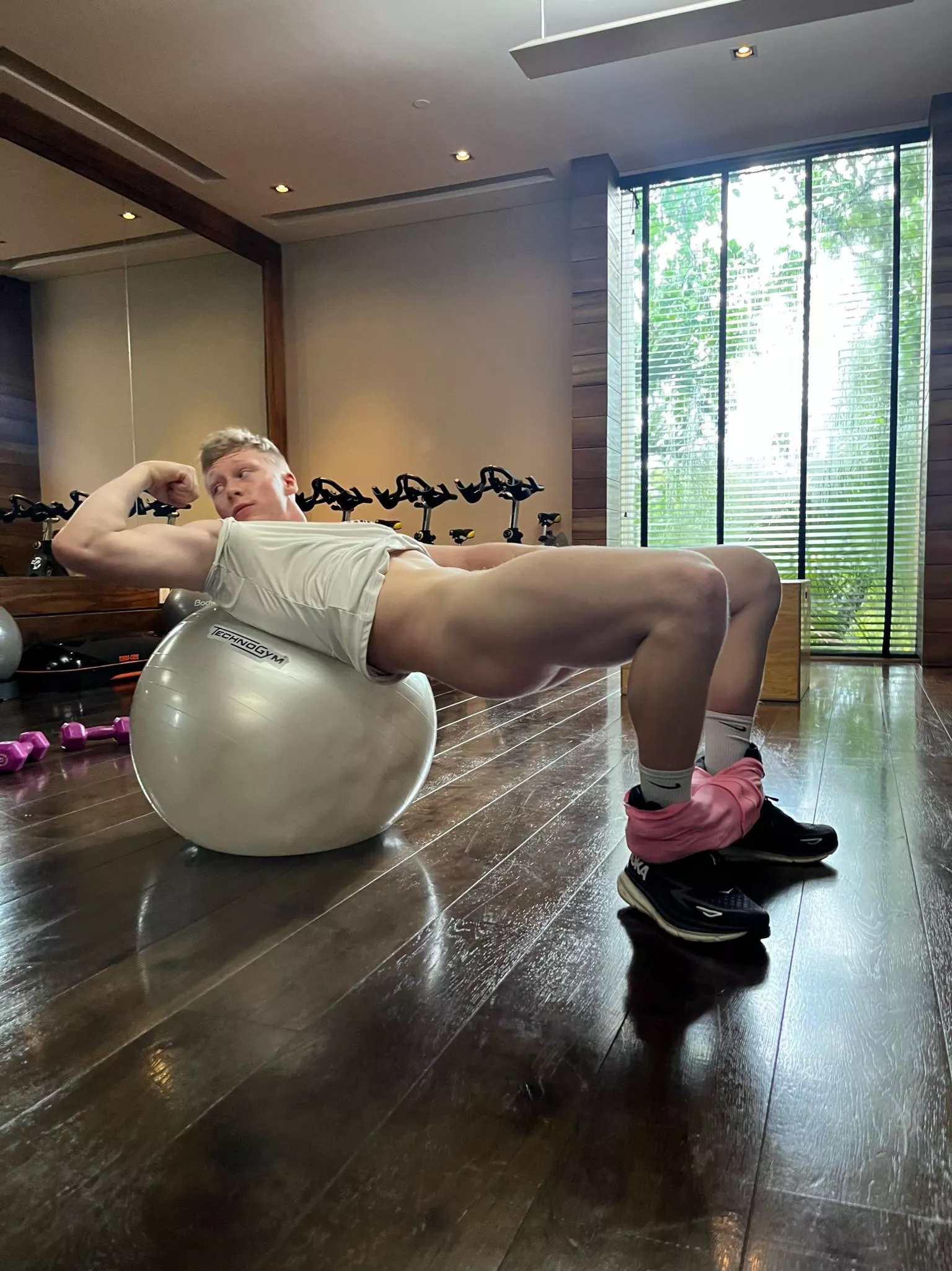 6’2, college athlete, huge ass, naturally smooth