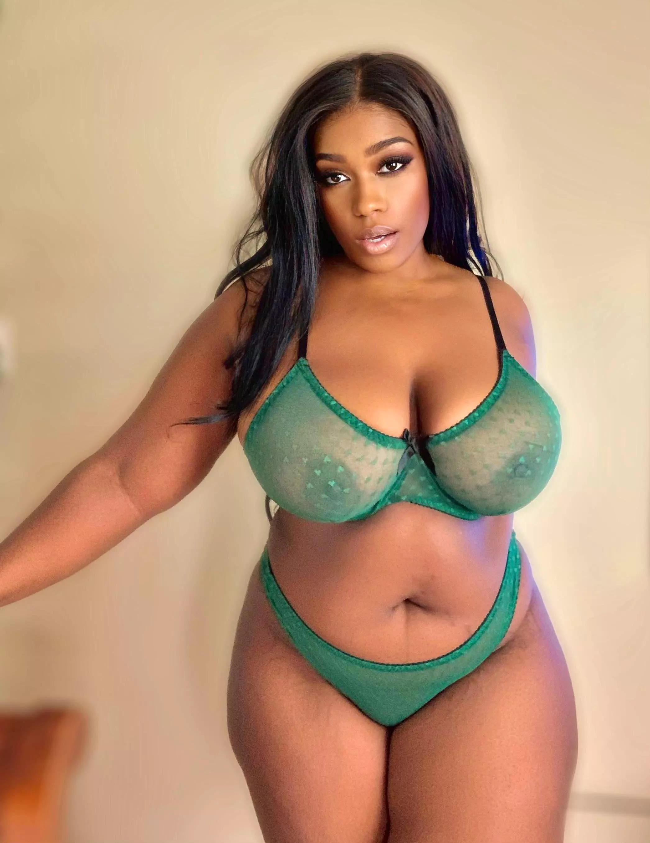 back on and active! one the best still controlling her own page!