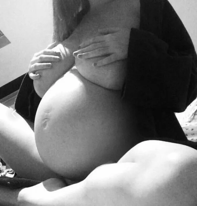 Be honest, am I too heavy to make some more porn? 🤤