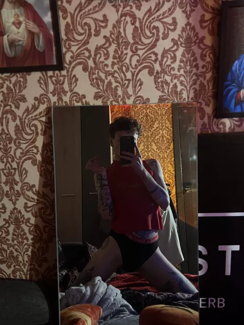 Bought next one new thongs , the design of the elastic band for the thong looks like something from old Gucci collections