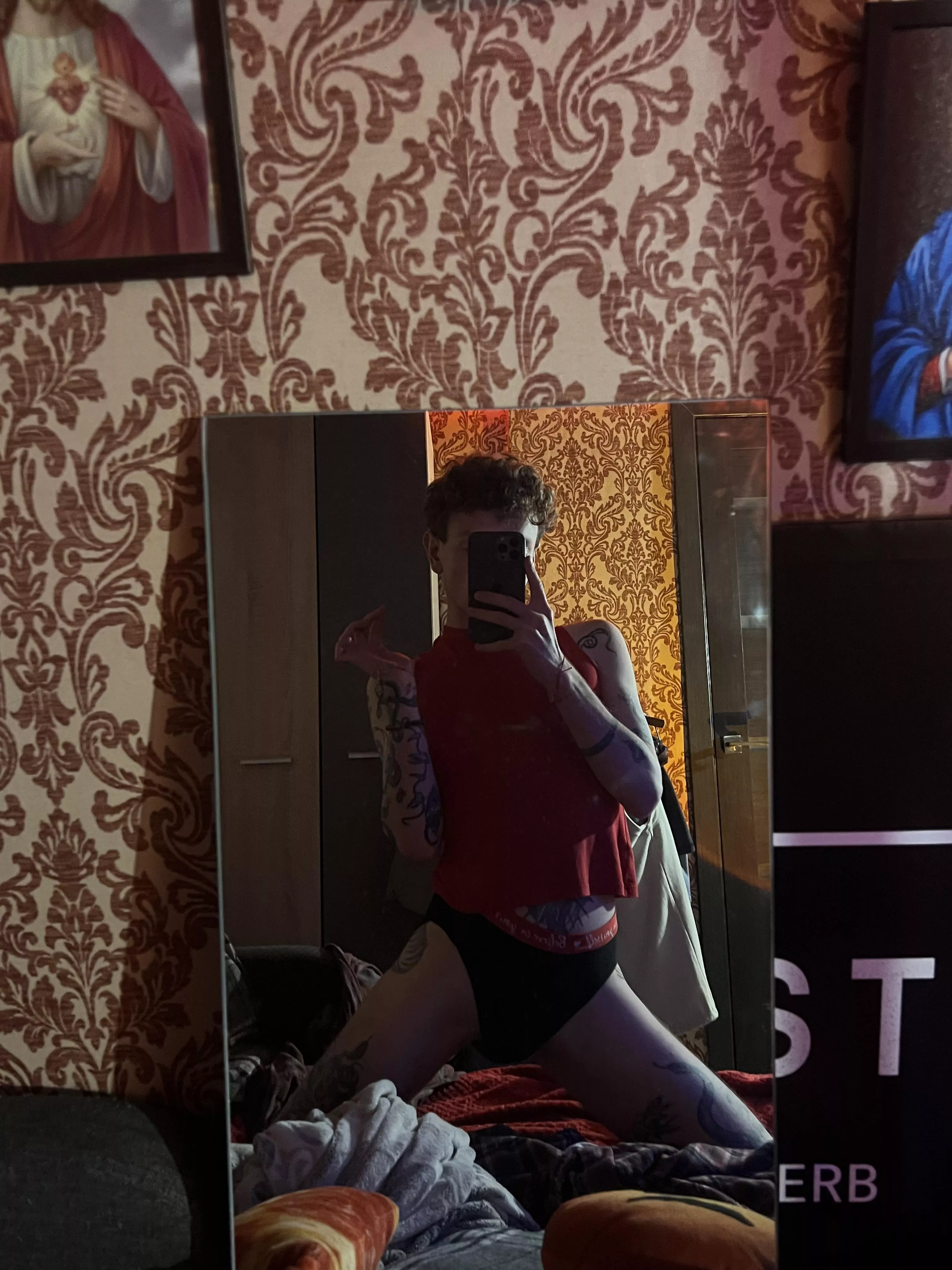 Bought next one new thongs , the design of the elastic band for the thong looks like something from old Gucci collections